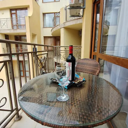 Family Apartament Siana 1-bastet Bs * Święty Włas
